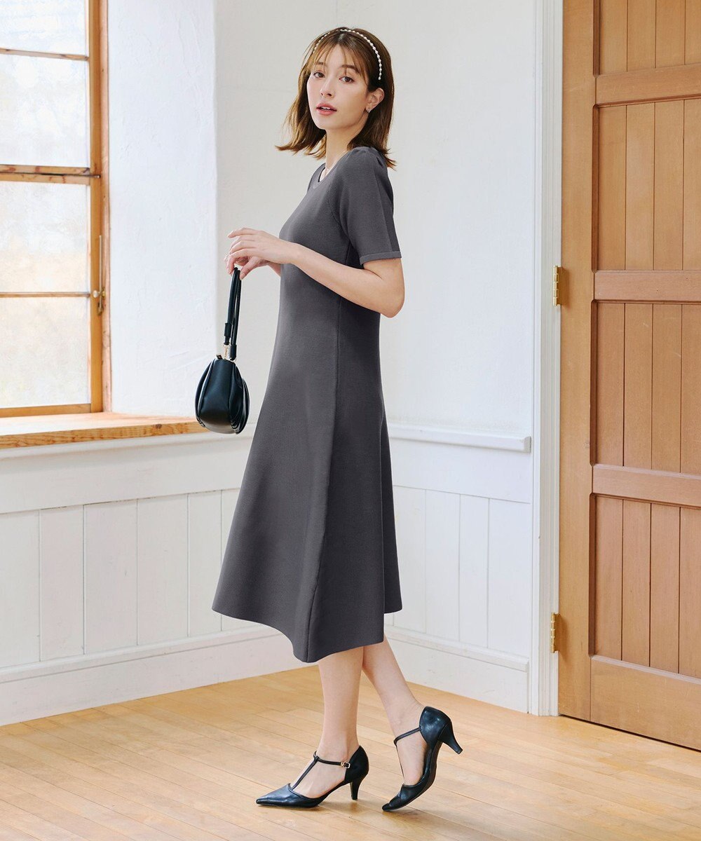 Tiaclasse 【洗える】クルーネック半袖ニットフレアワンピース 