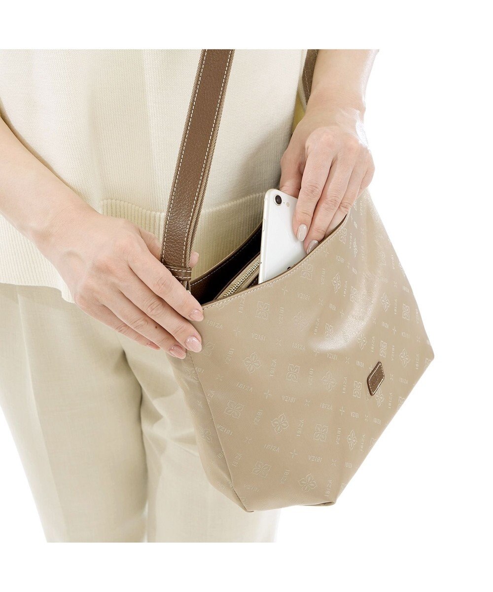 IBIZA モノグラムナイロン　ショルダーバッグ 