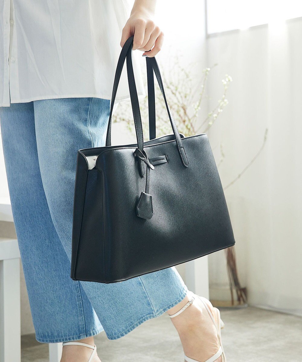 style code 【MERCURYDUO/マーキュリーデュオ】通勤、通学、リクルート両アオリポケットA4トートバッグ　キーチャーム付 