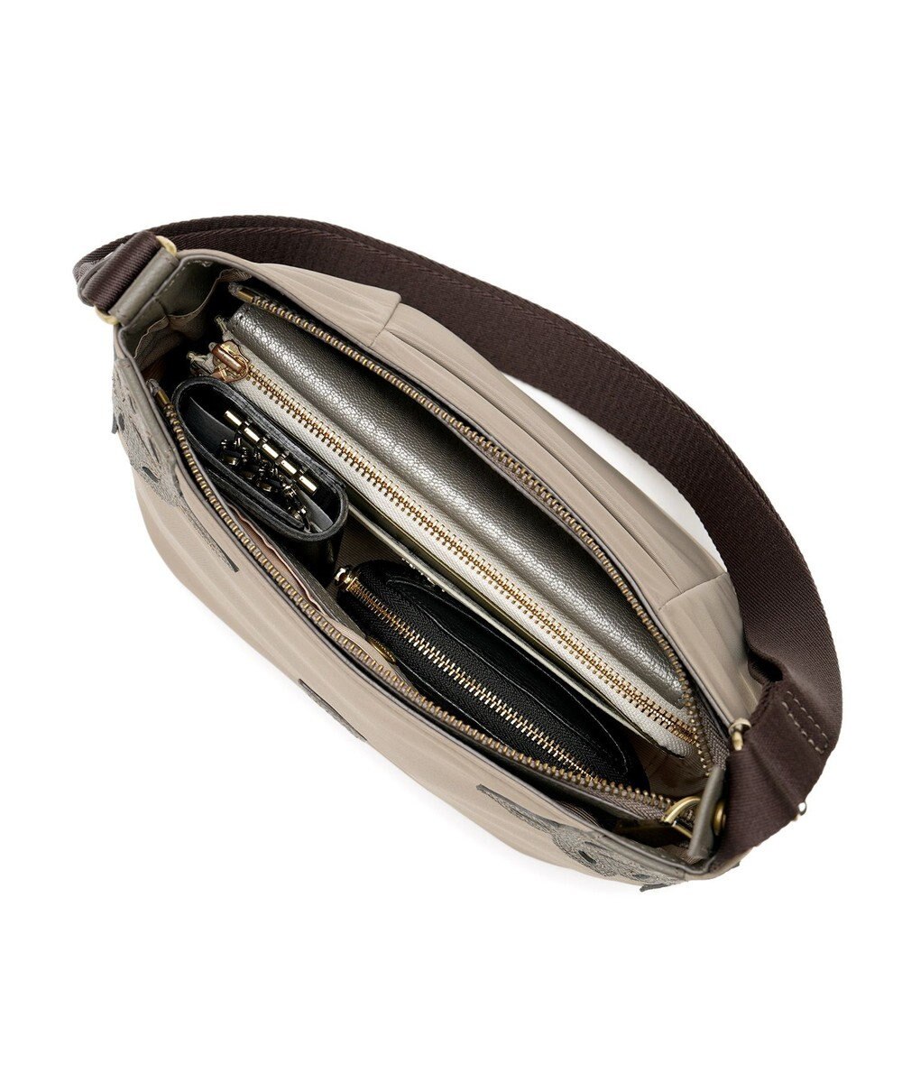 IBIZA ディアリオ　ナイロン　ショルダーバッグ 