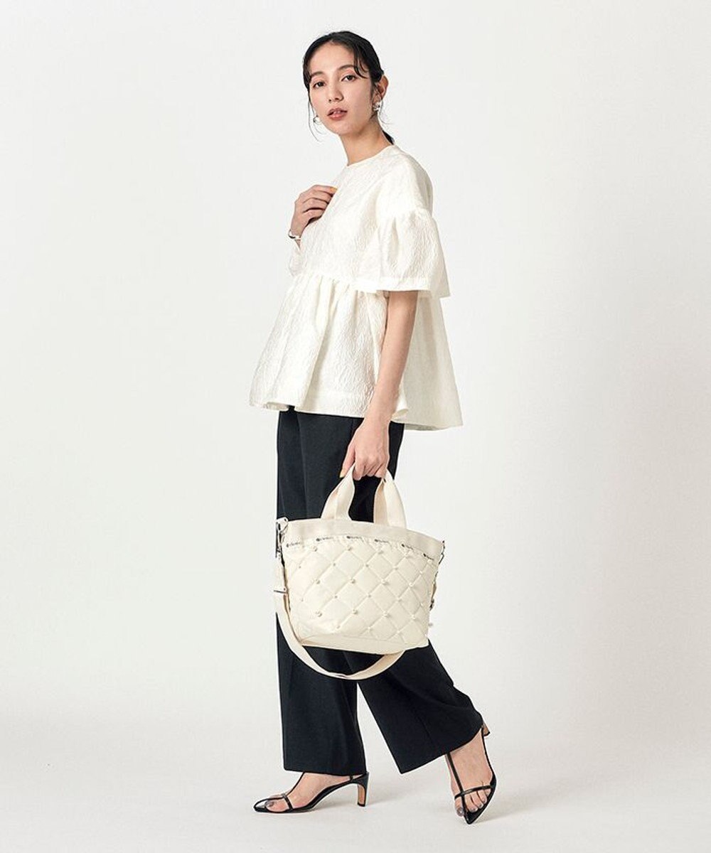 BUCKET TOTE W PEARLS2/サンドバーパール / LeSportsac | ファッション 