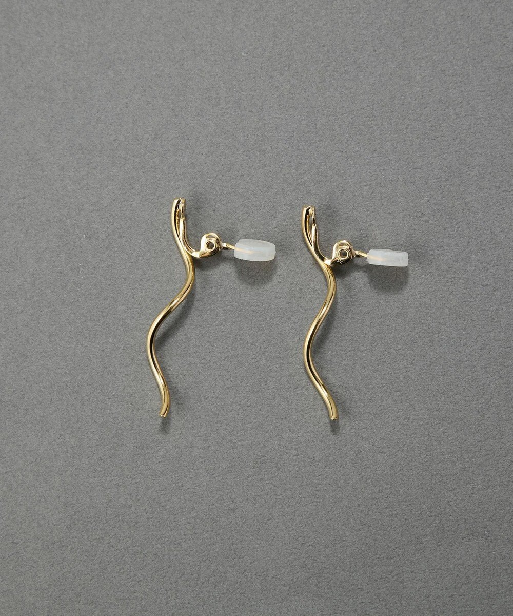 Phoebe 【痛くないシリーズ・金属アレルギー対応】グロスカーブソフトイヤリング　ゴールド 