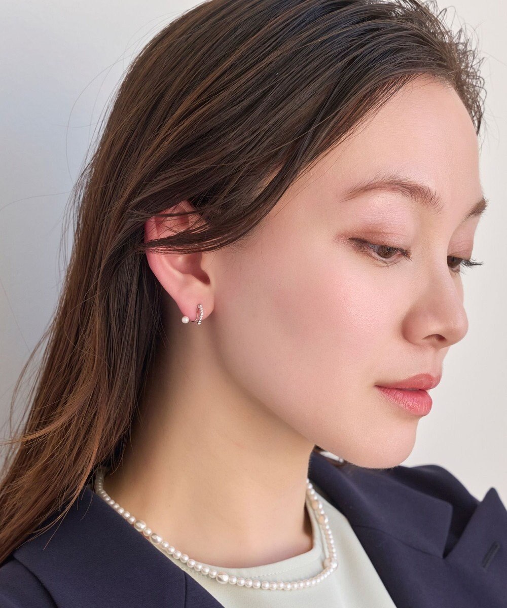 Phoebe 【痛くないシリーズ】ラインストーンパールフロートライトフィットイヤリング　シルバー 