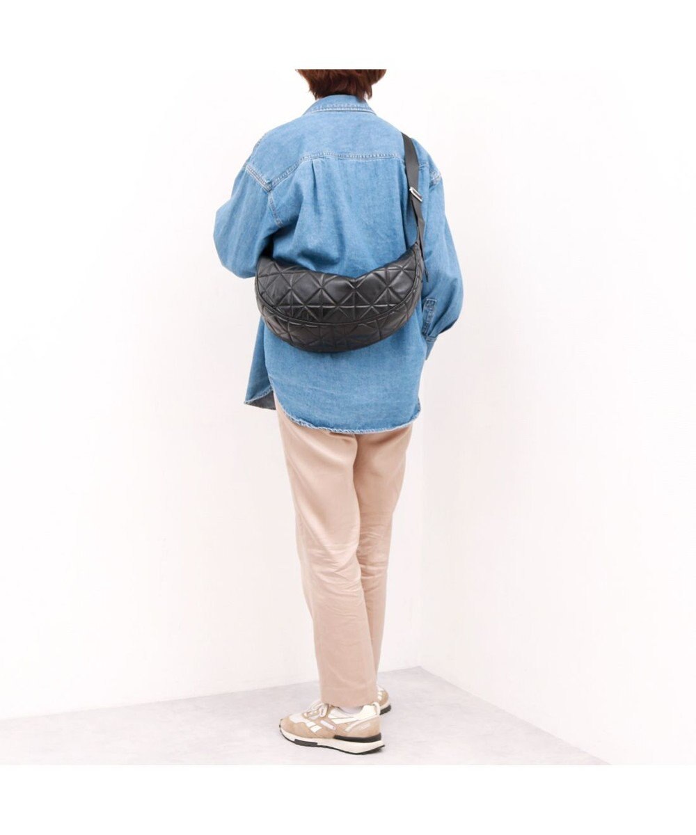 UNBILLION カシュカシュ cachecache / ソフト合皮キルティングハーフムーンショルダー 