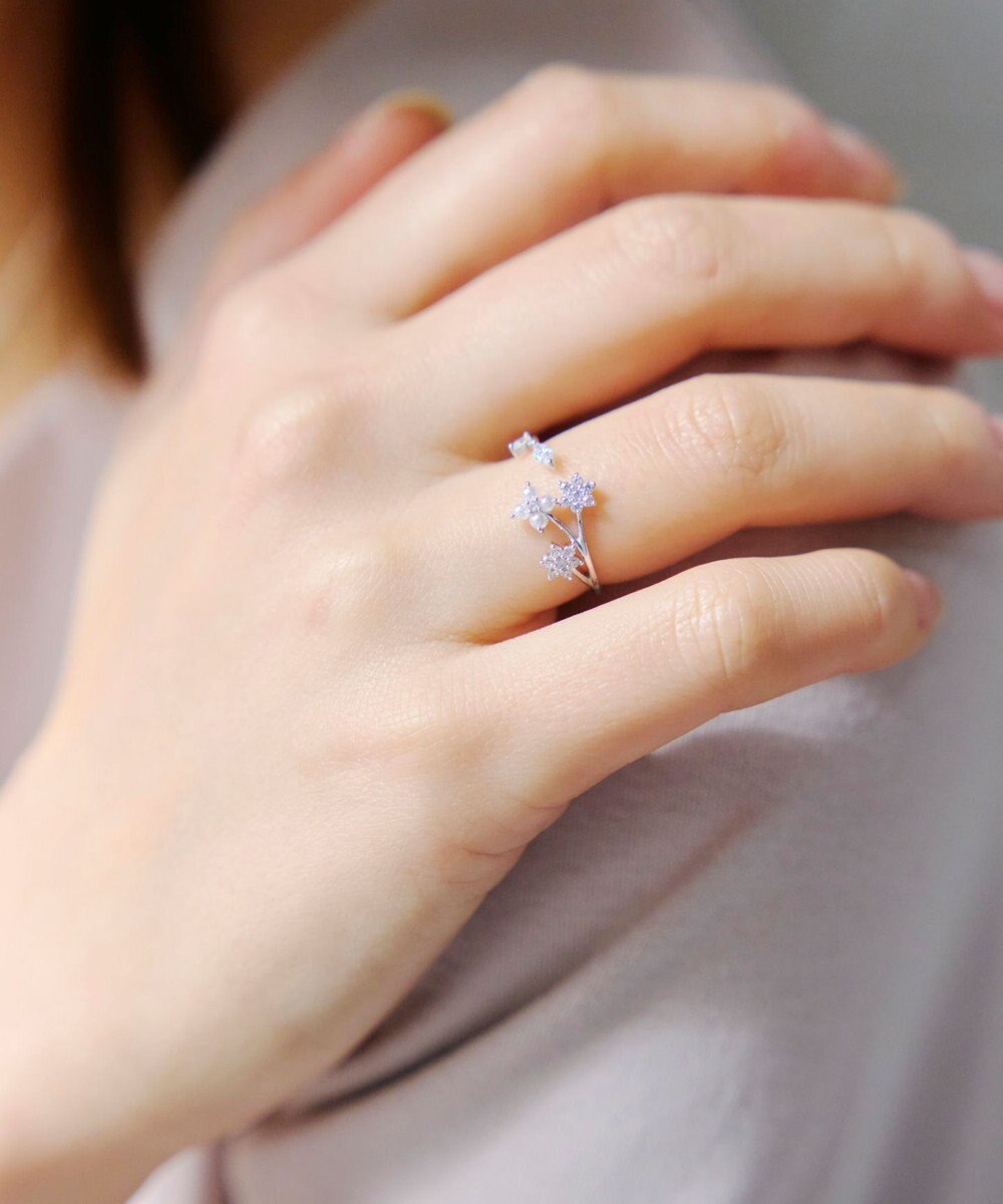 Tiaclasse ボタニカルモチーフストーンリング 