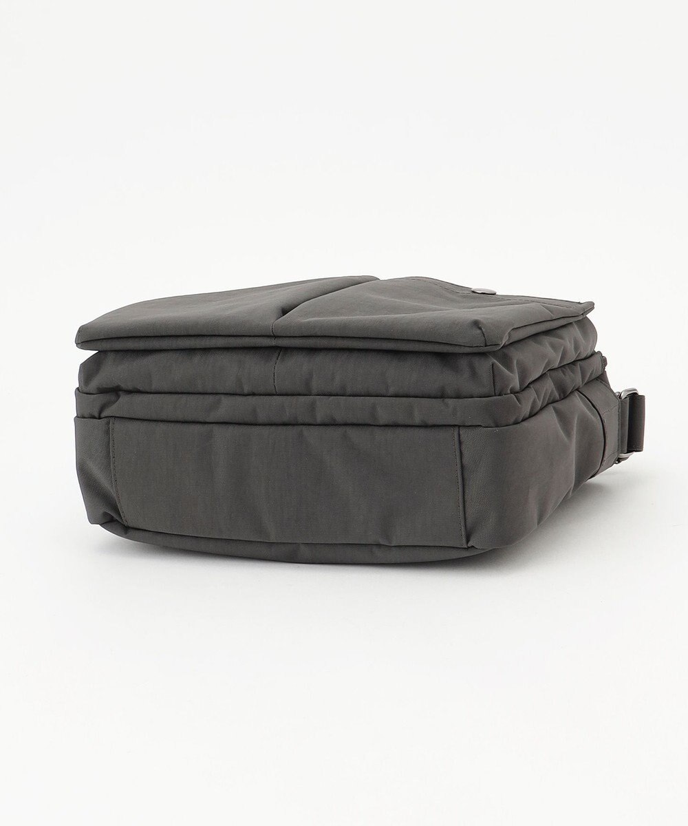 Y'SACCS 【ムック本掲載】クリンクルナイロン　ダブルポケットショルダー 