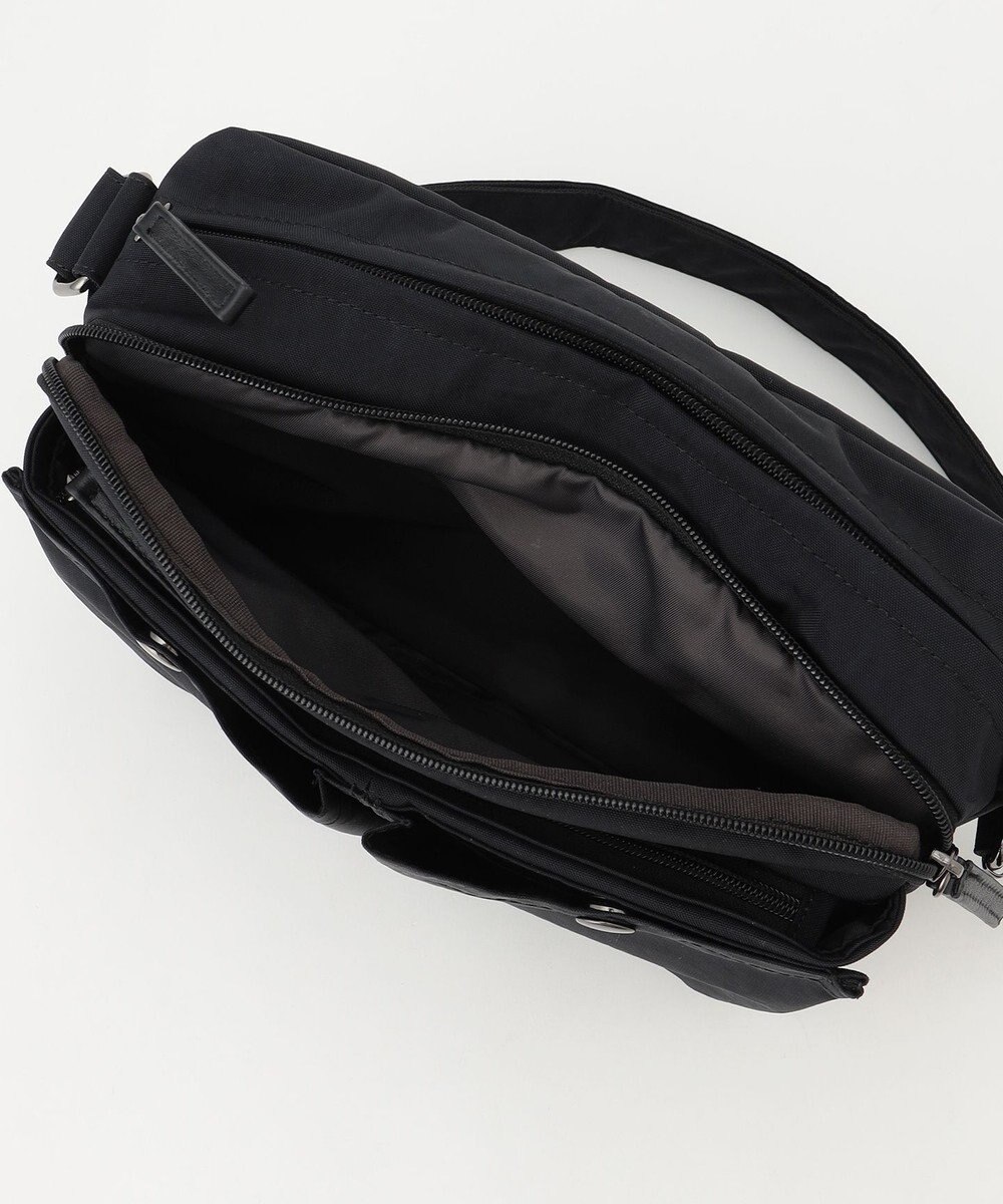 Y'SACCS 【ムック本掲載】クリンクルナイロン　ダブルポケットショルダー 