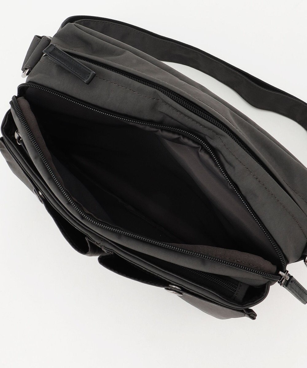 Y'SACCS 【ムック本掲載】クリンクルナイロン　ダブルポケットショルダー 