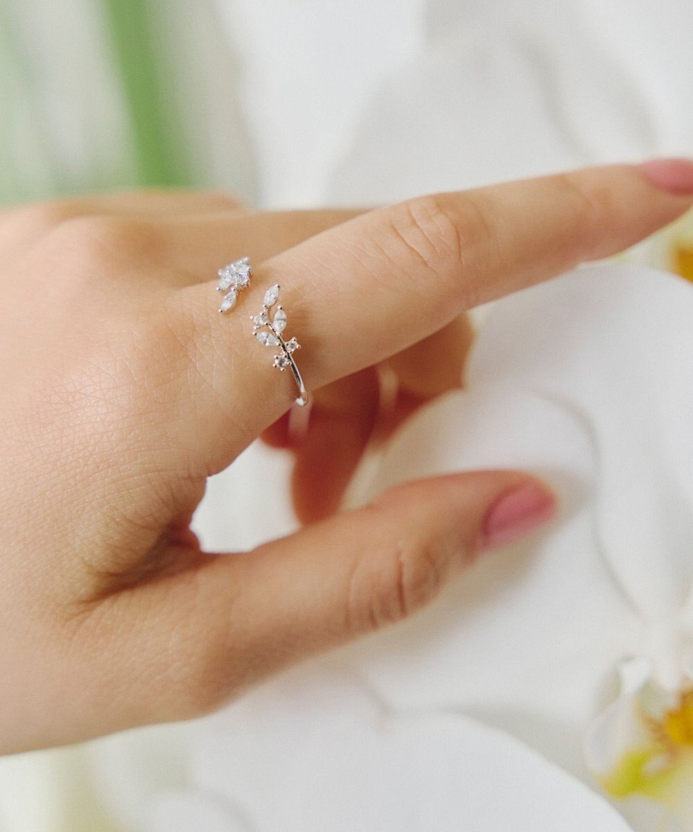 Tiaclasse ボタニカルモチーフストーンリング 