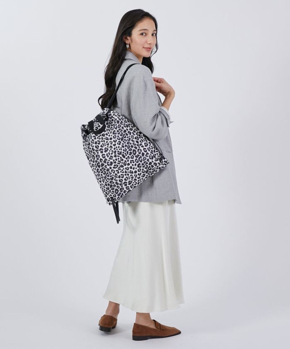 LeSportsac TH CITY KNAPSACK/アップタウンレオパード/ブラック 