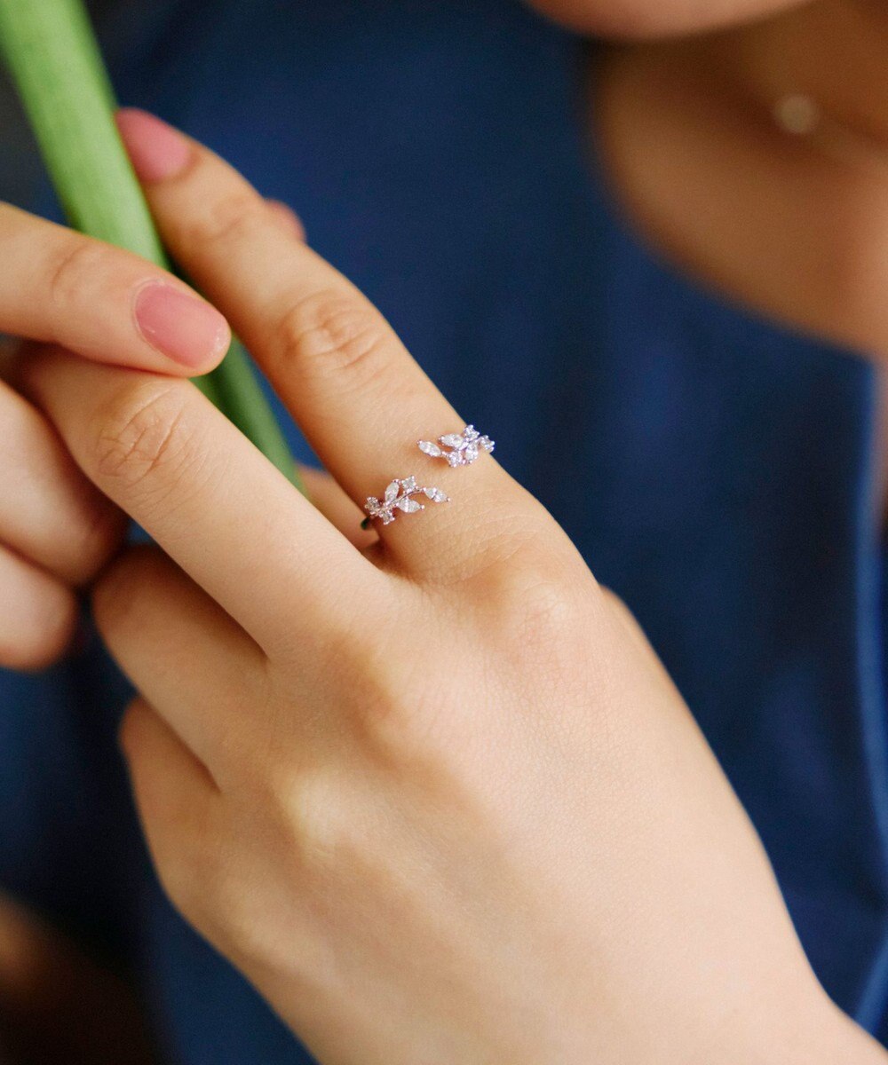 Tiaclasse ボタニカルモチーフストーンリング 