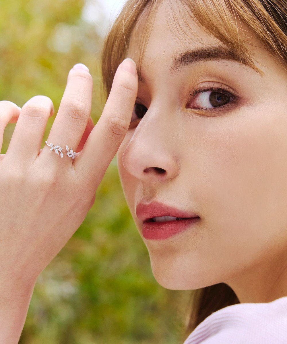 Tiaclasse ボタニカルモチーフストーンリング 