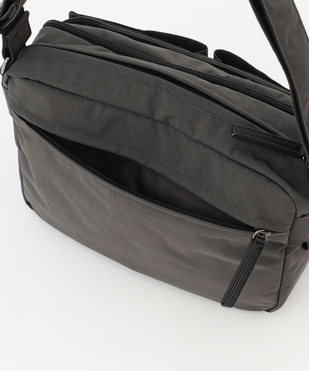 Y'SACCS 【ムック本掲載】クリンクルナイロン　ダブルポケットショルダー 