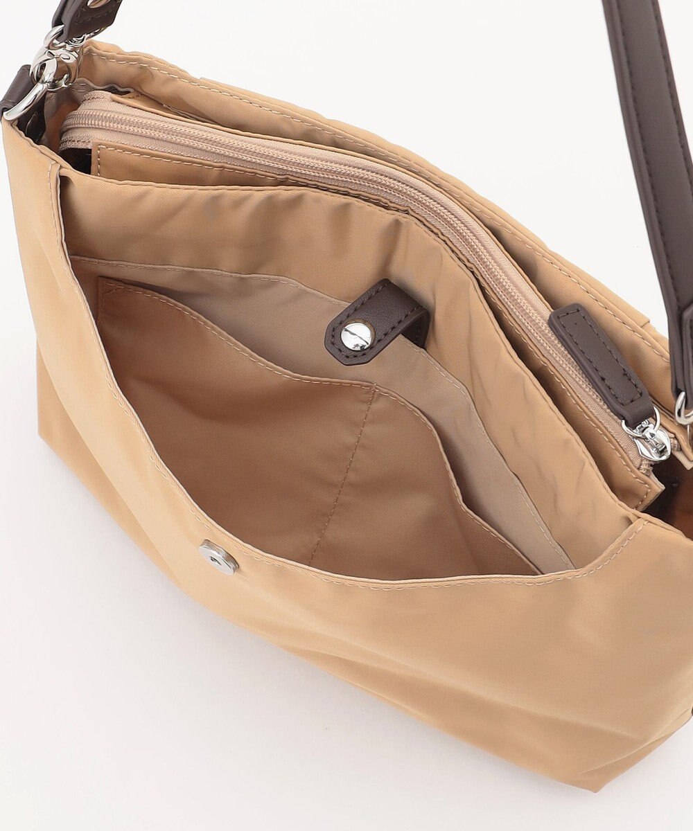 LA BAGAGERIE 多収納ナイロン2WAYショルダー 