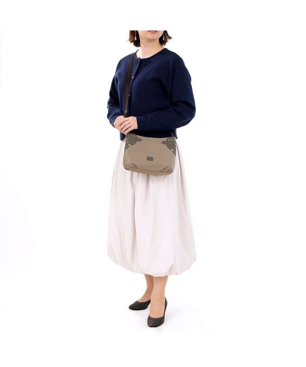 IBIZA ディアリオ　ナイロン　ショルダーバッグ 