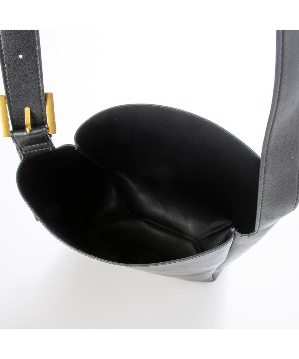 UNBILLION カシュカシュ cachecache / アシンメトリーバックル付きホーボーバッグ 