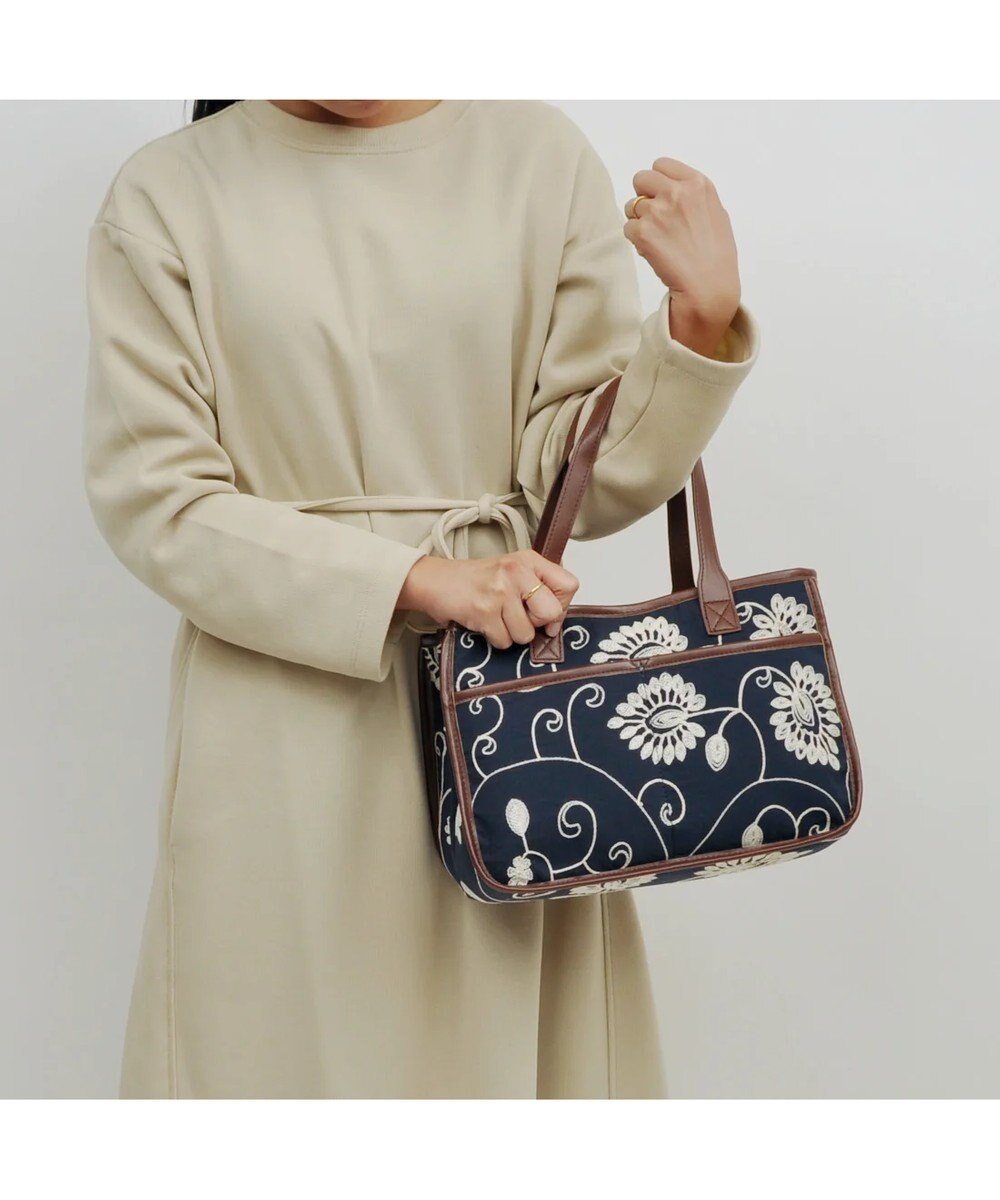 UNBILLION cachecache 刺繍パーテーショントートバッグ 