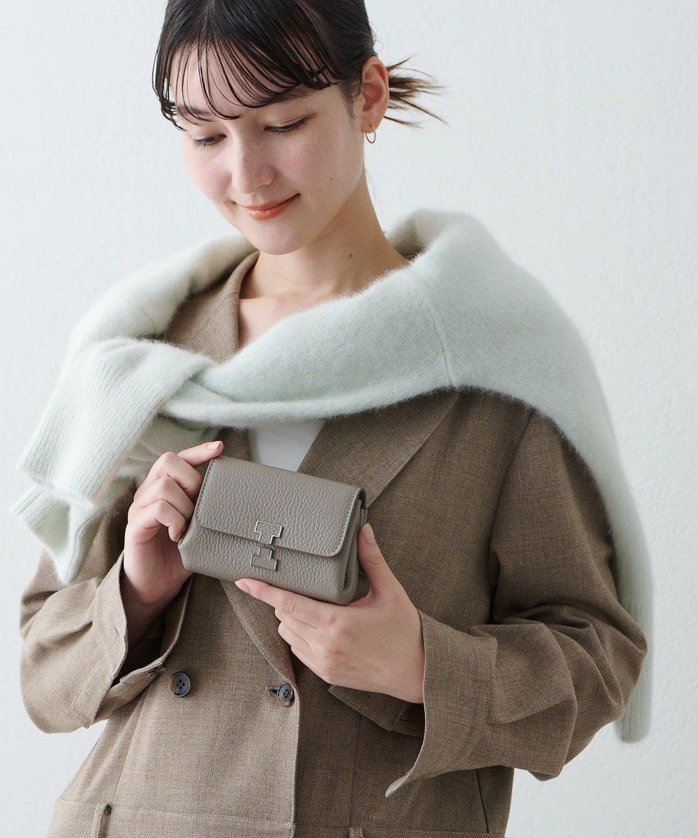 IACUCCI アバ ウォレット CERVO 