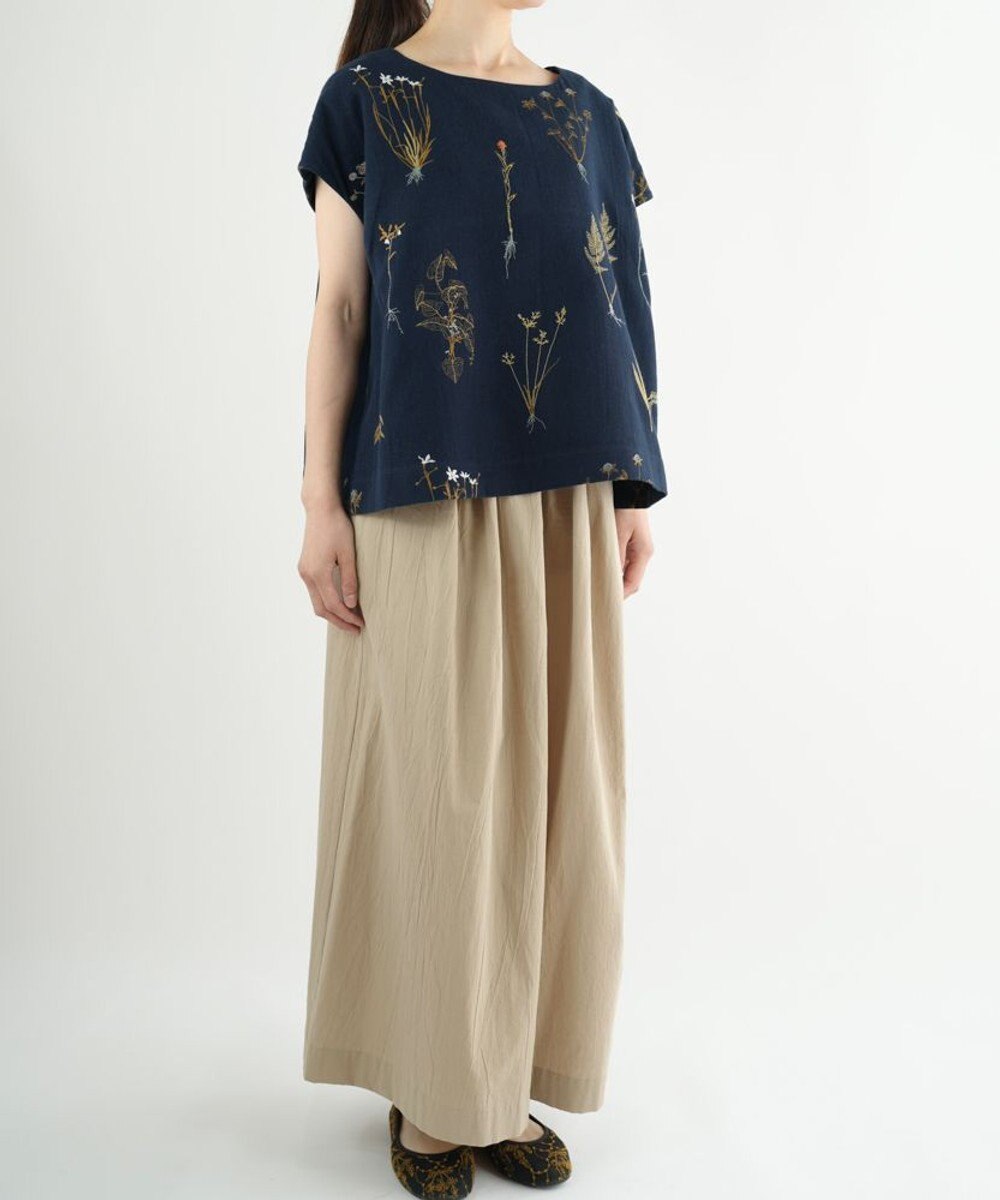 muuc ボタニカル刺繍ゆったりプルオーバー〈国産・綿100%天然素材〉〈フリーサイズ〉〈3シーズン〉〈繊細な草花刺繍・大人ナチュラル上質服〉 