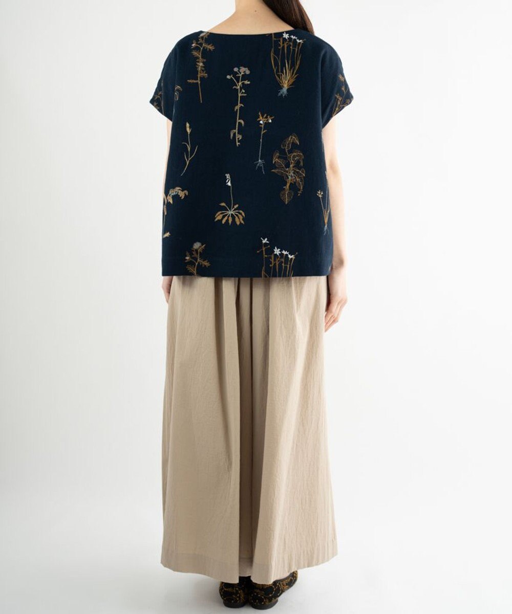 muuc ボタニカル刺繍ゆったりプルオーバー〈国産・綿100%天然素材〉〈フリーサイズ〉〈3シーズン〉〈繊細な草花刺繍・大人ナチュラル上質服〉 