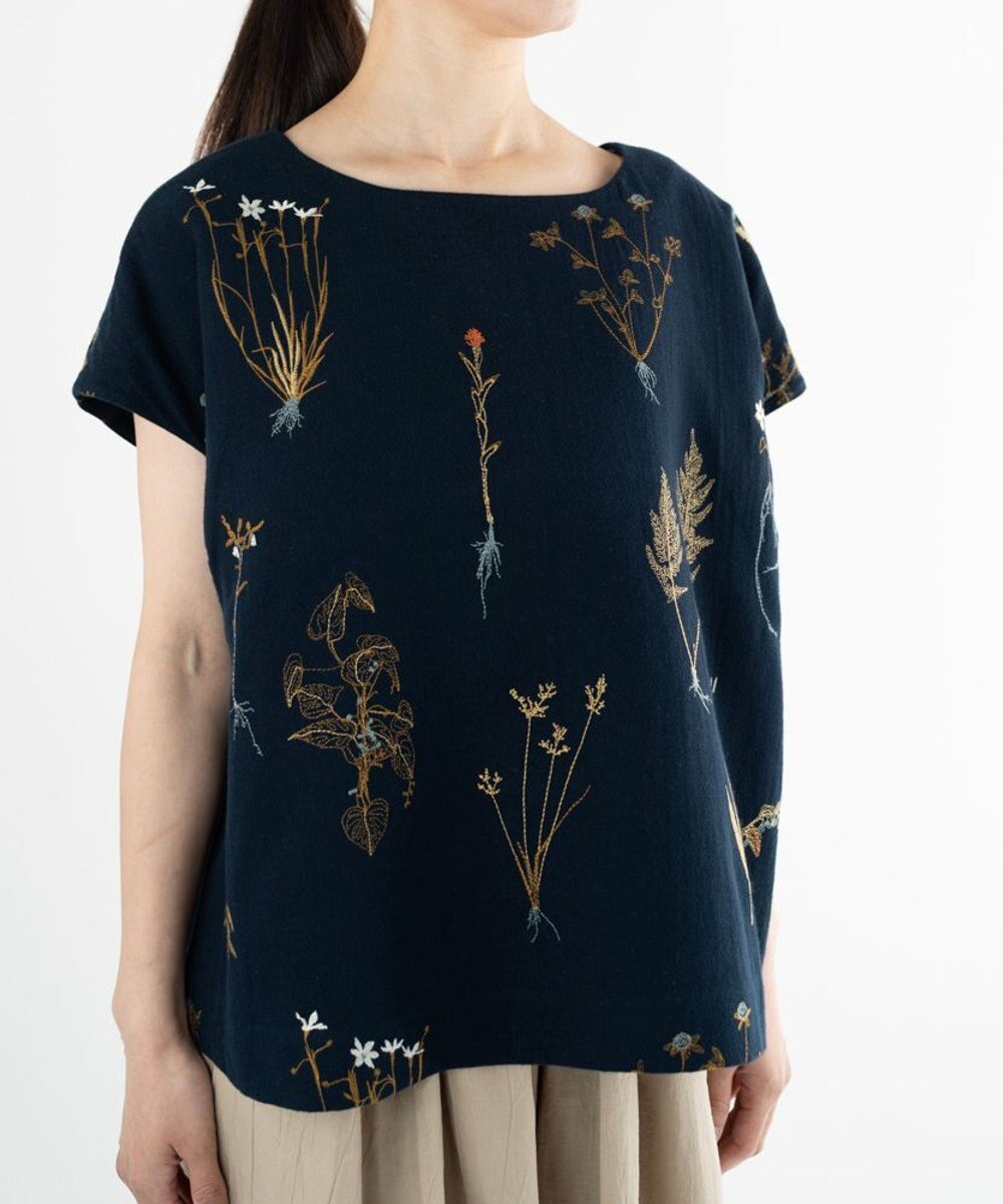 muuc ボタニカル刺繍ゆったりプルオーバー〈国産・綿100%天然素材〉〈フリーサイズ〉〈3シーズン〉〈繊細な草花刺繍・大人ナチュラル上質服〉 