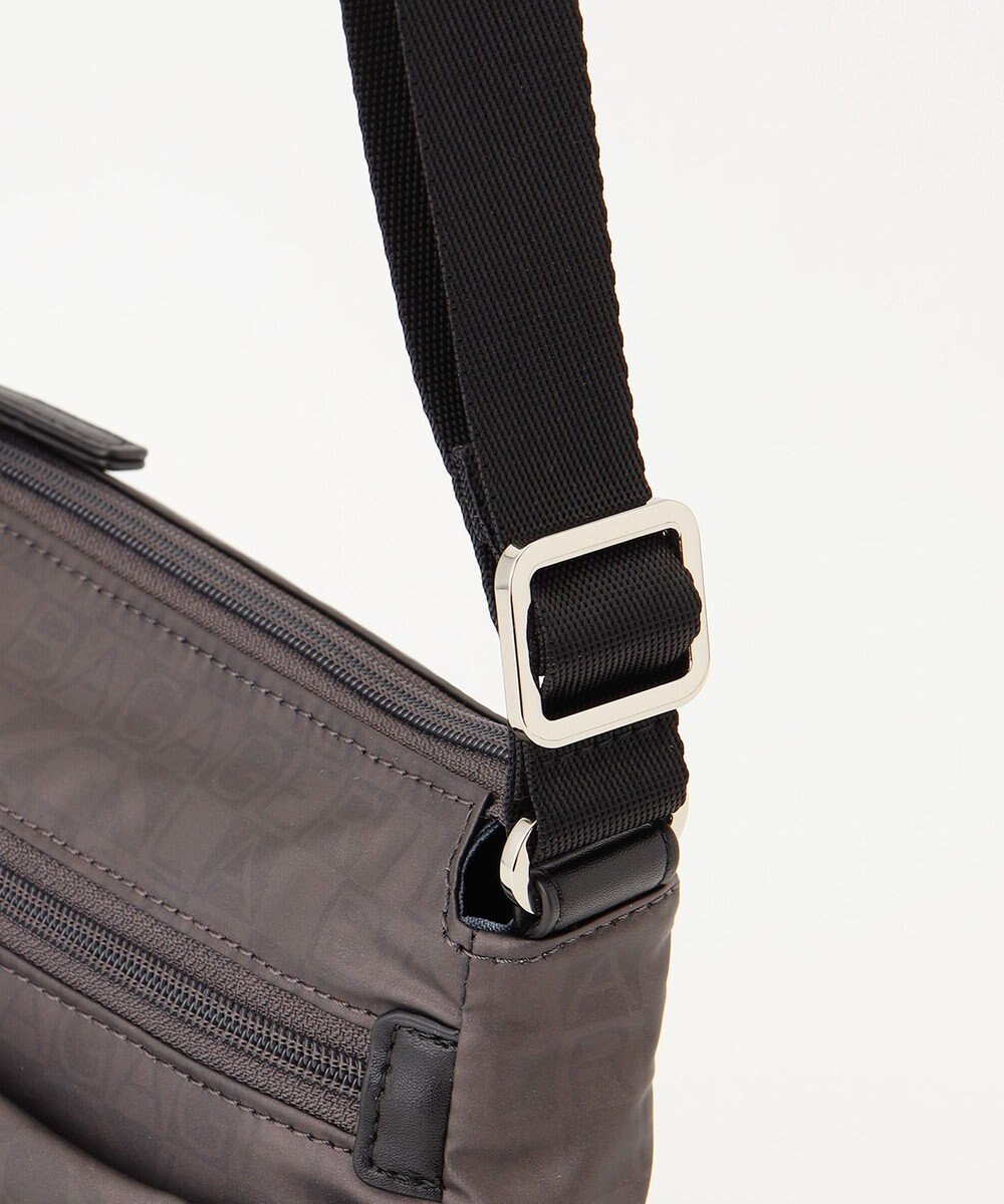 LA BAGAGERIE モノグラム　スクエアナイロンショルダー　SSサイズ 