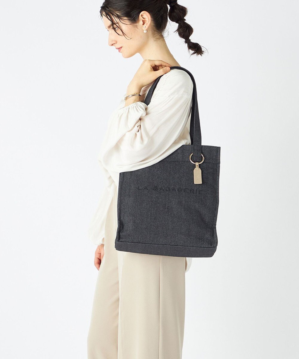 LA BAGAGERIE チャーム付きデニムバッグ Mサイズ 