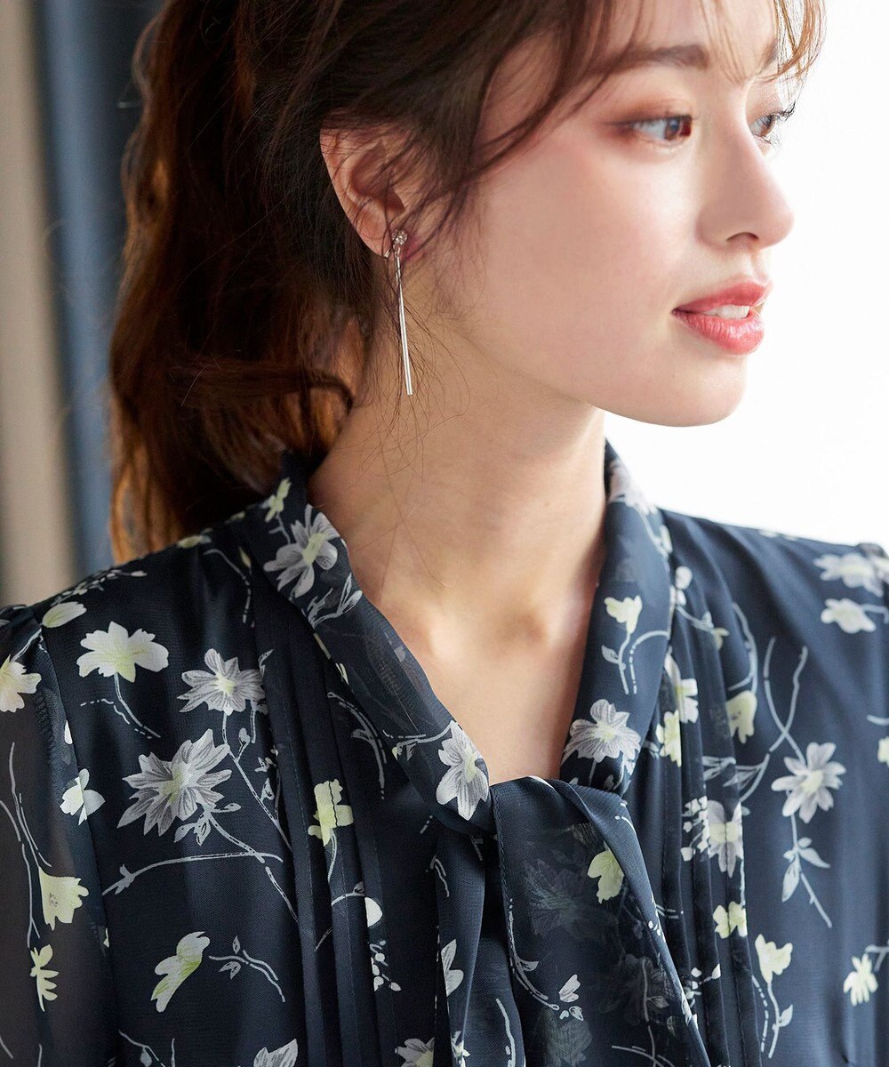 Tiaclasse 【洗える】程良い透け感のプリントボウタイワンピース 