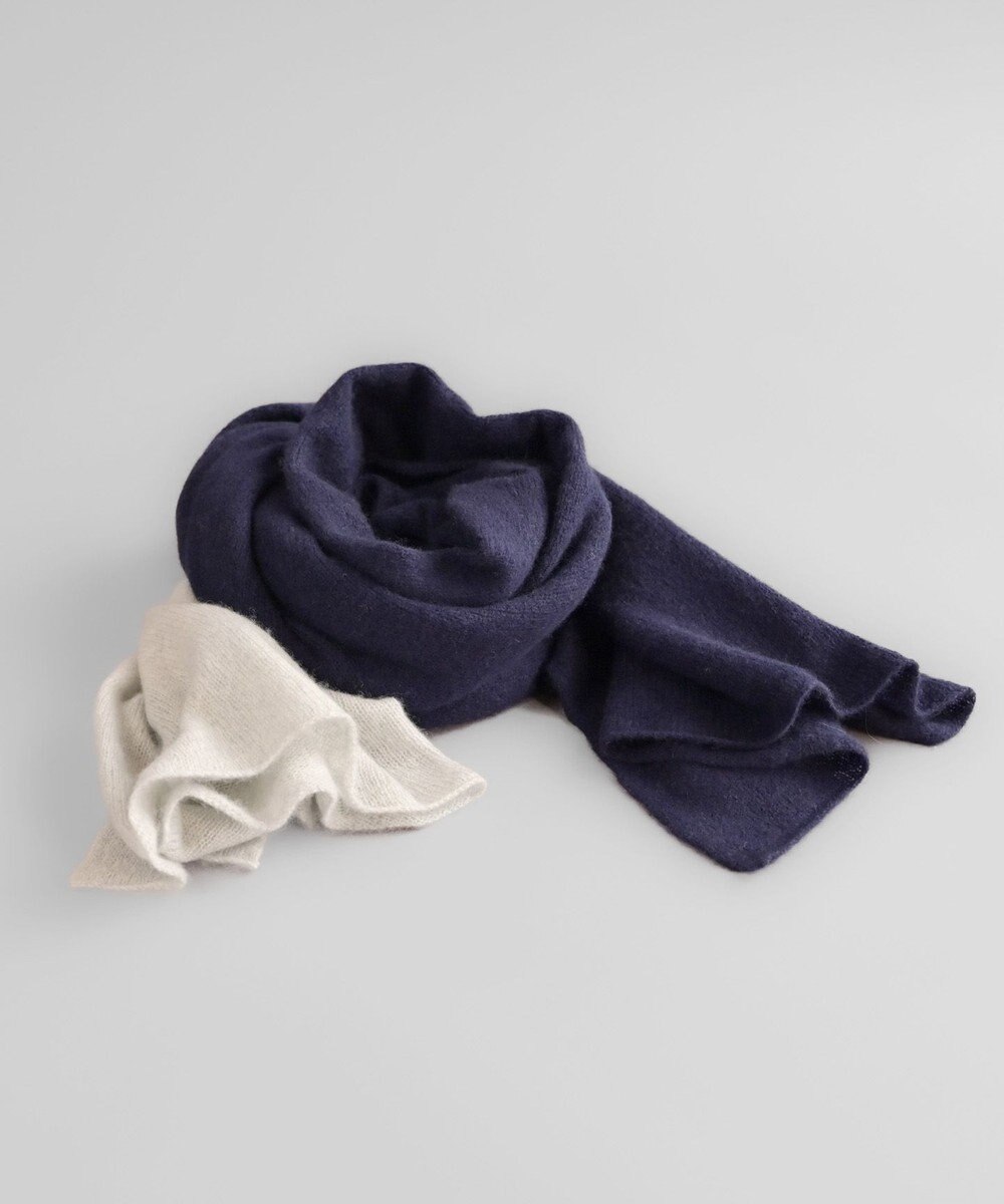 AND WOOL 〈上質な素材と手仕事から生まれた優しいニット〉カシミヤ100%の大判ストール（ツートンカラー） 