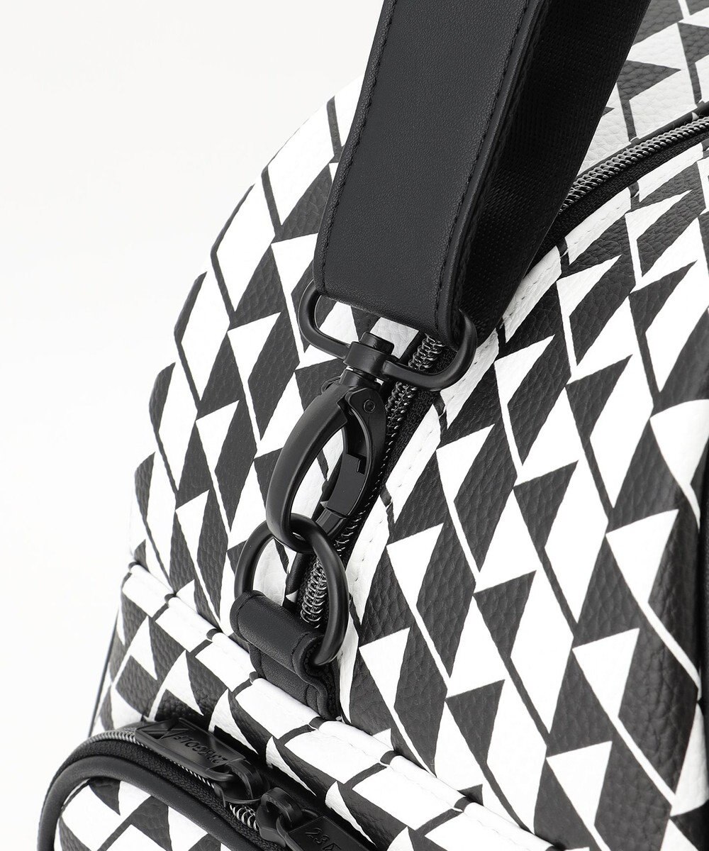 23区GOLF 【UNISEX】フラッグ総柄ボストンバッグ　シューズ収納付きの大容量　ショルダー持ちも可能 