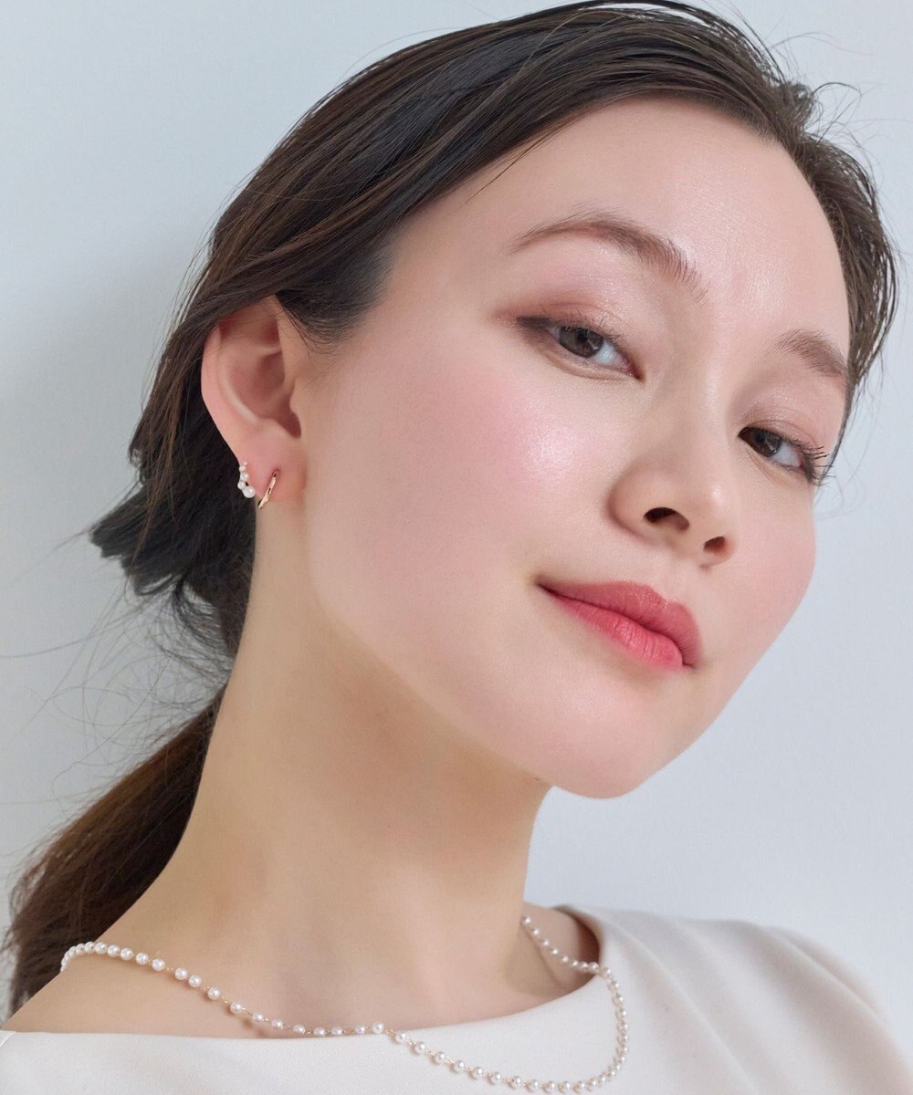 Phoebe 【痛くないシリーズ】ミルキーウェイパールフロートライトフィットイヤリング　シャンパンゴールド 