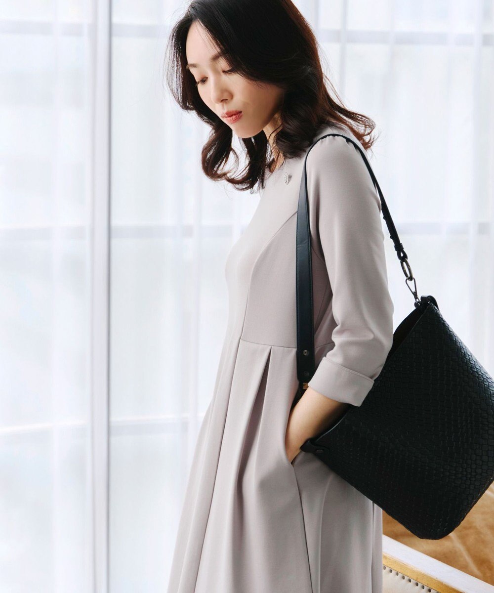 Tiaclasse 【UVカット・吸水速乾】 “きれい見え” カットソータックフレアワンピース 