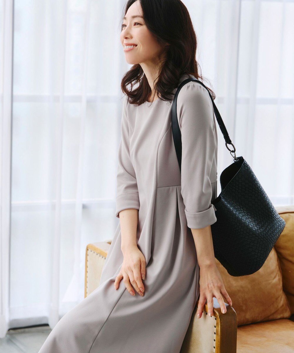 Tiaclasse 【UVカット・吸水速乾】 “きれい見え” カットソータックフレアワンピース 