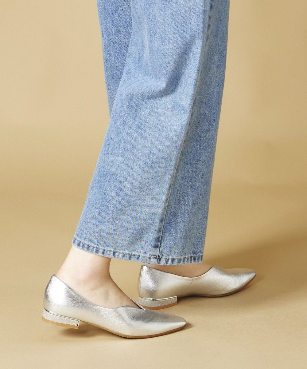 Dominic3 ヒールキャップ Vカットソフトパンプス 