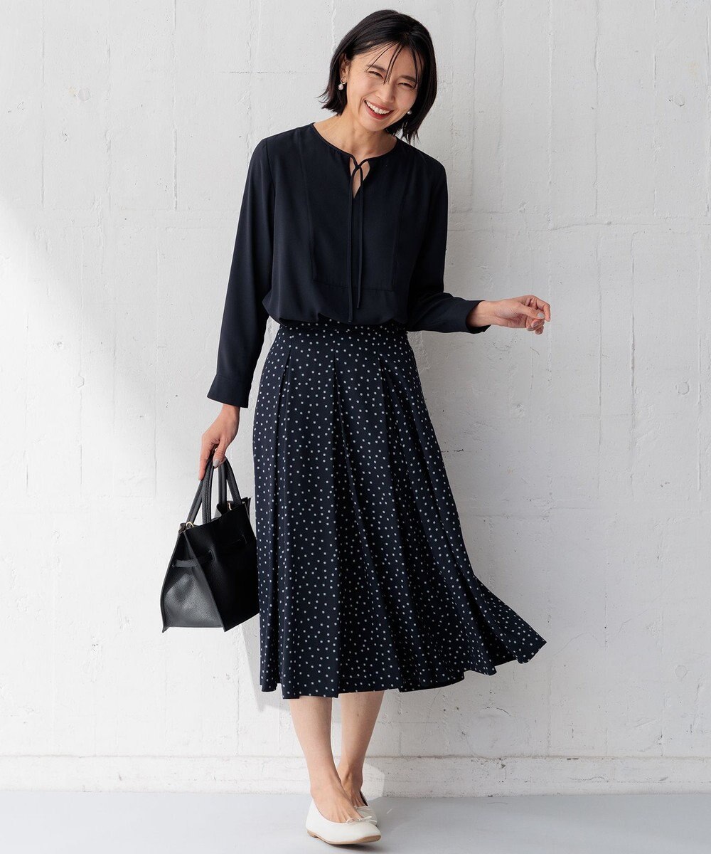 23区 S 【洗える】バックサテンアムンゼン ブザムディテール ブラウス 