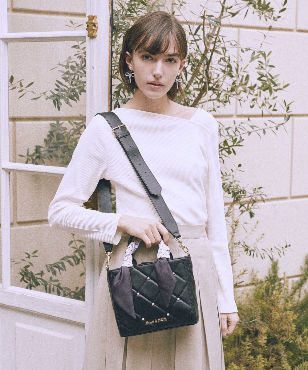 Maison de FLEUR スカーフ付きパールキルティングトートバッグ 