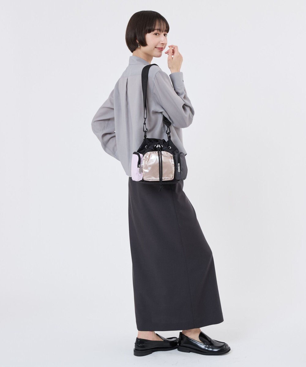 LeSportsac CONV DRAWSTRING CRSSBDY/ブラック/ローズゴールドシャイン/ピンク 