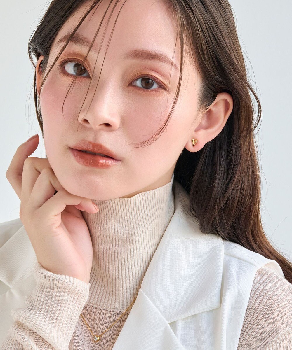 Phoebe 【金属アレルギー対応】ハートリーフセラミックピアス　ゴールド/ニッケルフリー（片耳） 