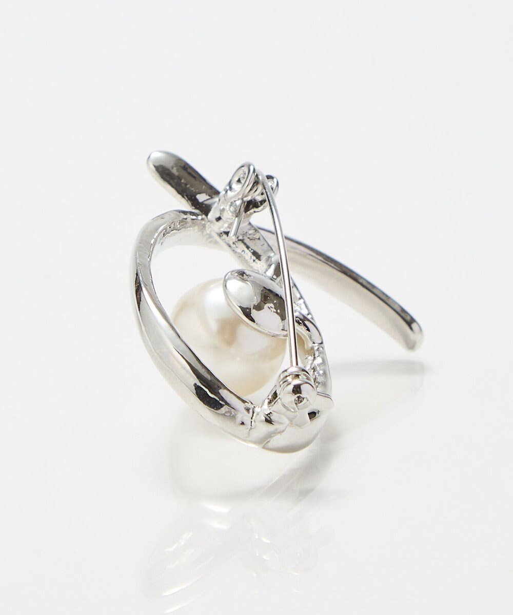 Phoebe クロスカーブパールビジューブローチ　シルバー 