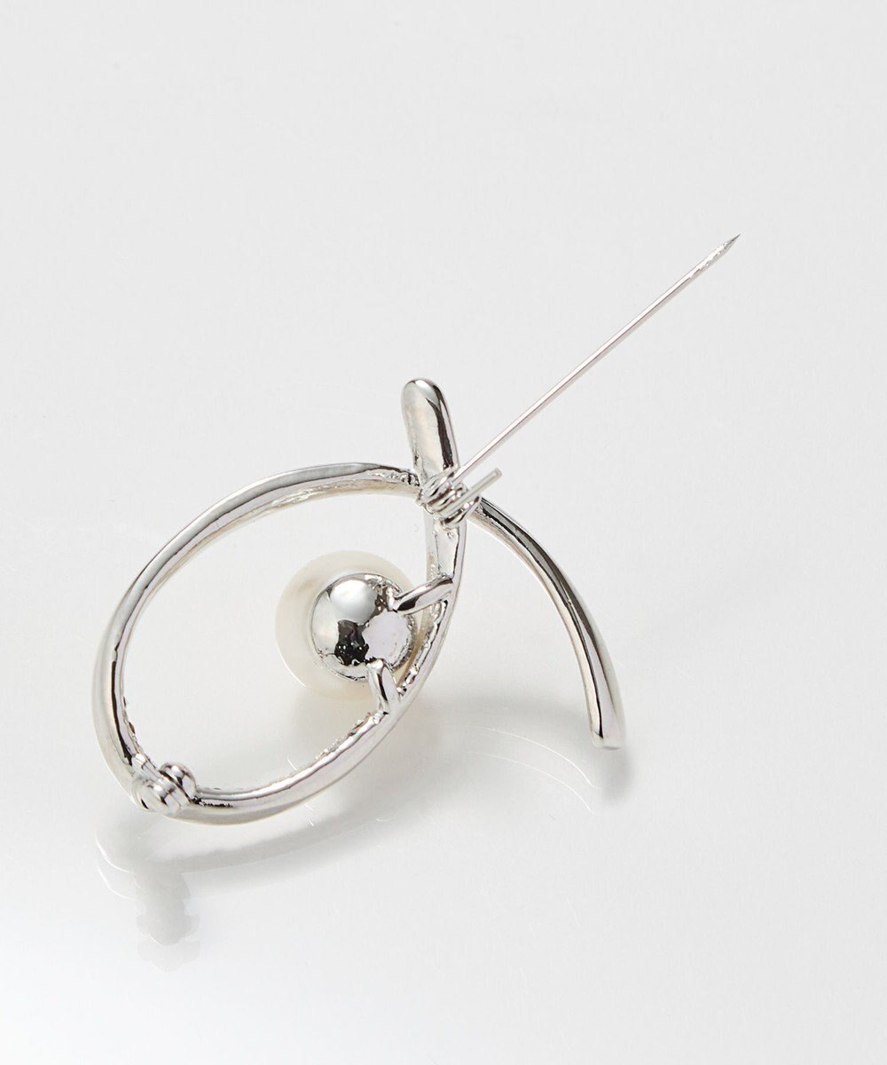 Phoebe クロスカーブパールビジューブローチ　シルバー 