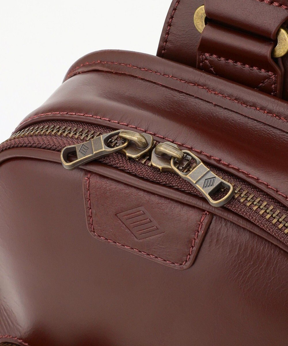 JOSEPH ABBOUD 【軽量/コンパクト/牛革】オイルドレザーボディー バッグ 