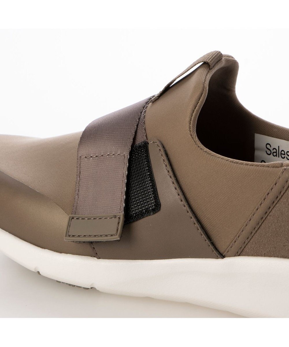 ing <ing>【レイン対応】ストレッチハンズフリースニーカー 