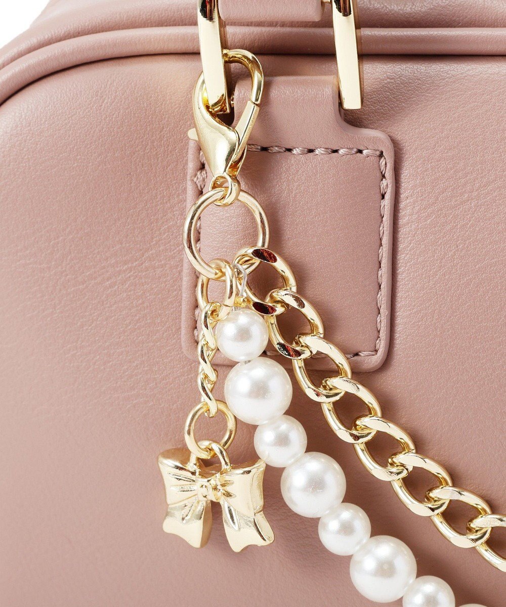 Maison de FLEUR チャーム付きワイドボストンバッグ 