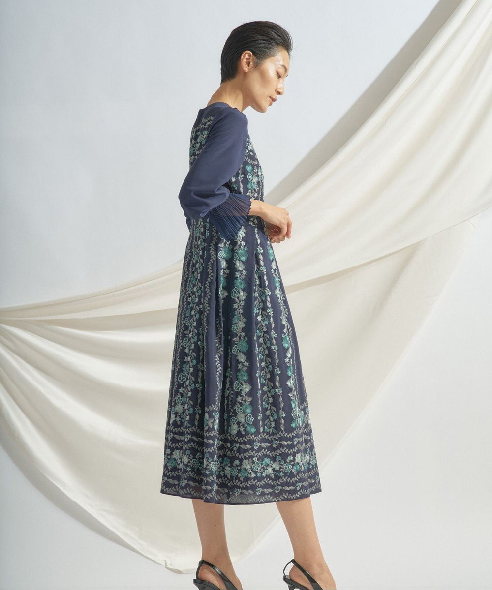 2019aw 新品　グレースコンチネンタル　フラワーライン刺繍ワンピース　ドレス