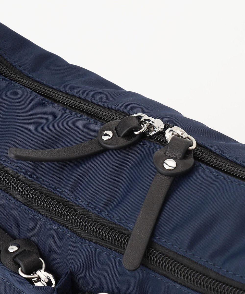 Y'SACCS トリプルポケットベーシックショルダー 