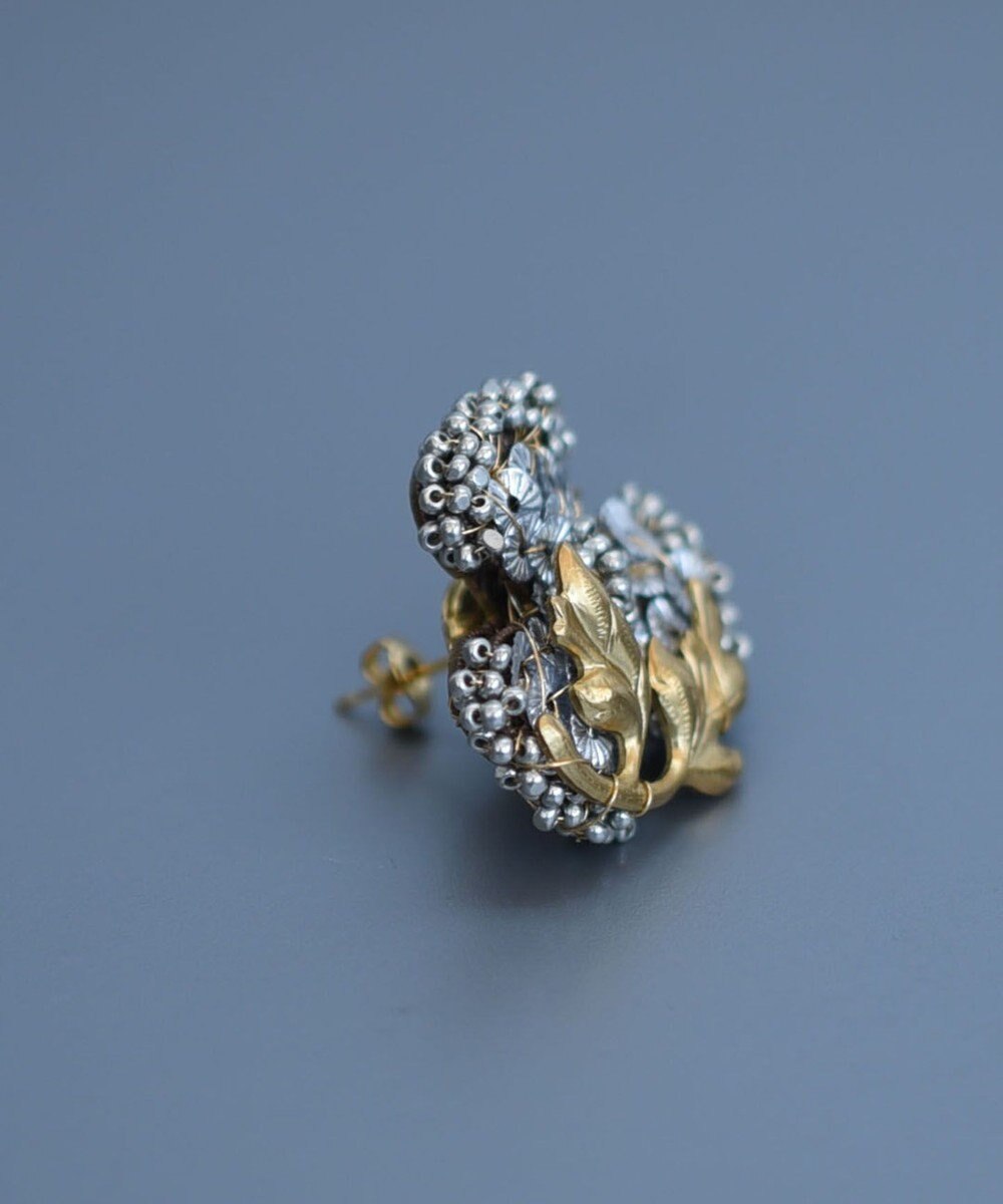 monshiro シュウメイギクビジュー ピアス 