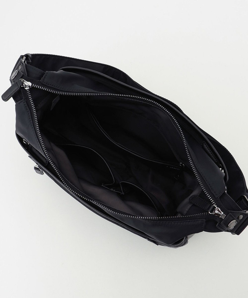 Y'SACCS 【ナイロンタフタ×リサイクルレザー】デイリーショルダー　Mサイズ 