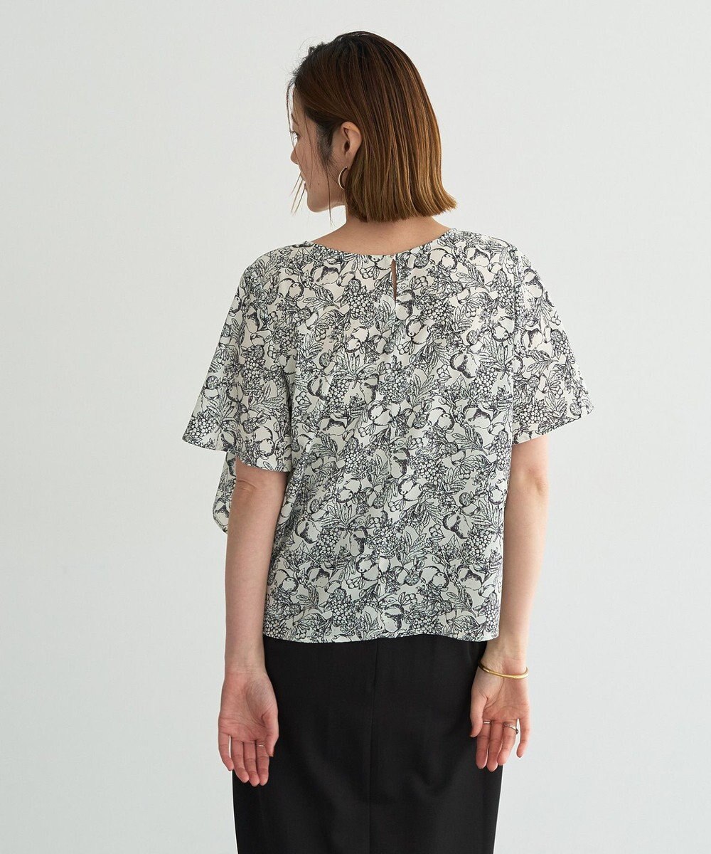 YECCA VECCA ラインフルーツ柄ラッフルブラウス 