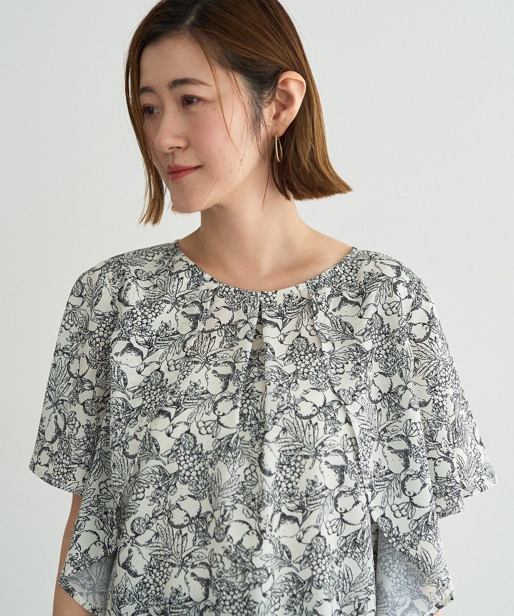 YECCA VECCA ラインフルーツ柄ラッフルブラウス 