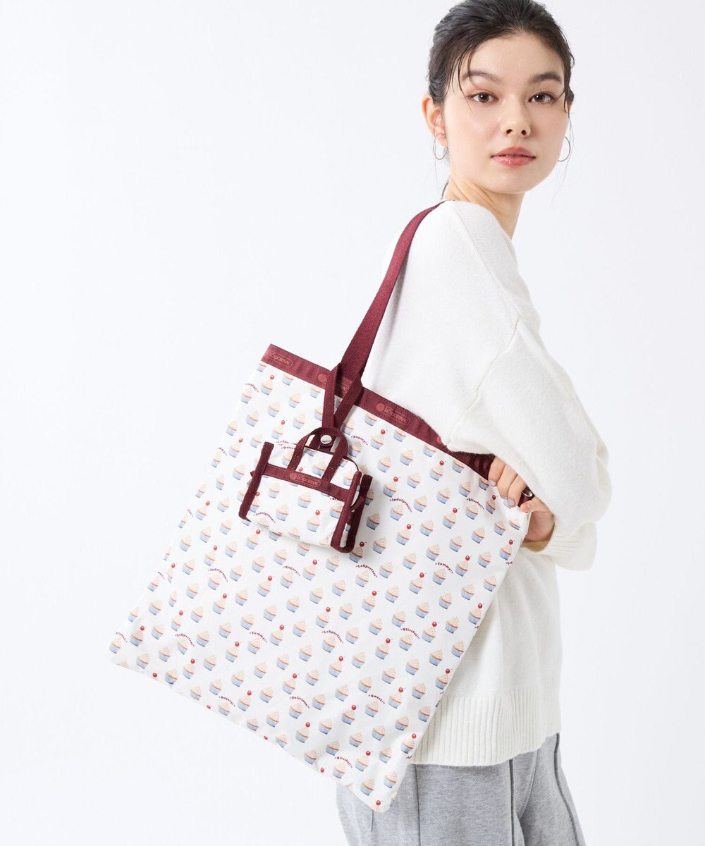 LeSportsac MICRO WEEKENDER CHARM/カップケーキディライト 